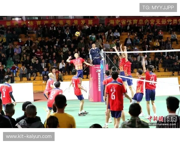 万宁公开赛次轮开打，张婧文前11洞抓4鸟暂列前茅